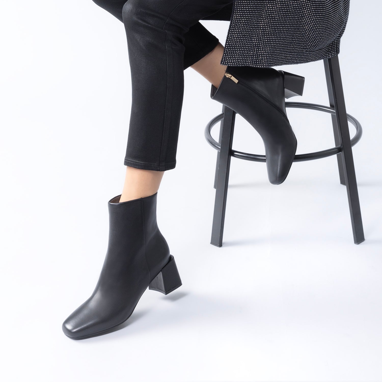 Aloe Ankle Boot | black leather