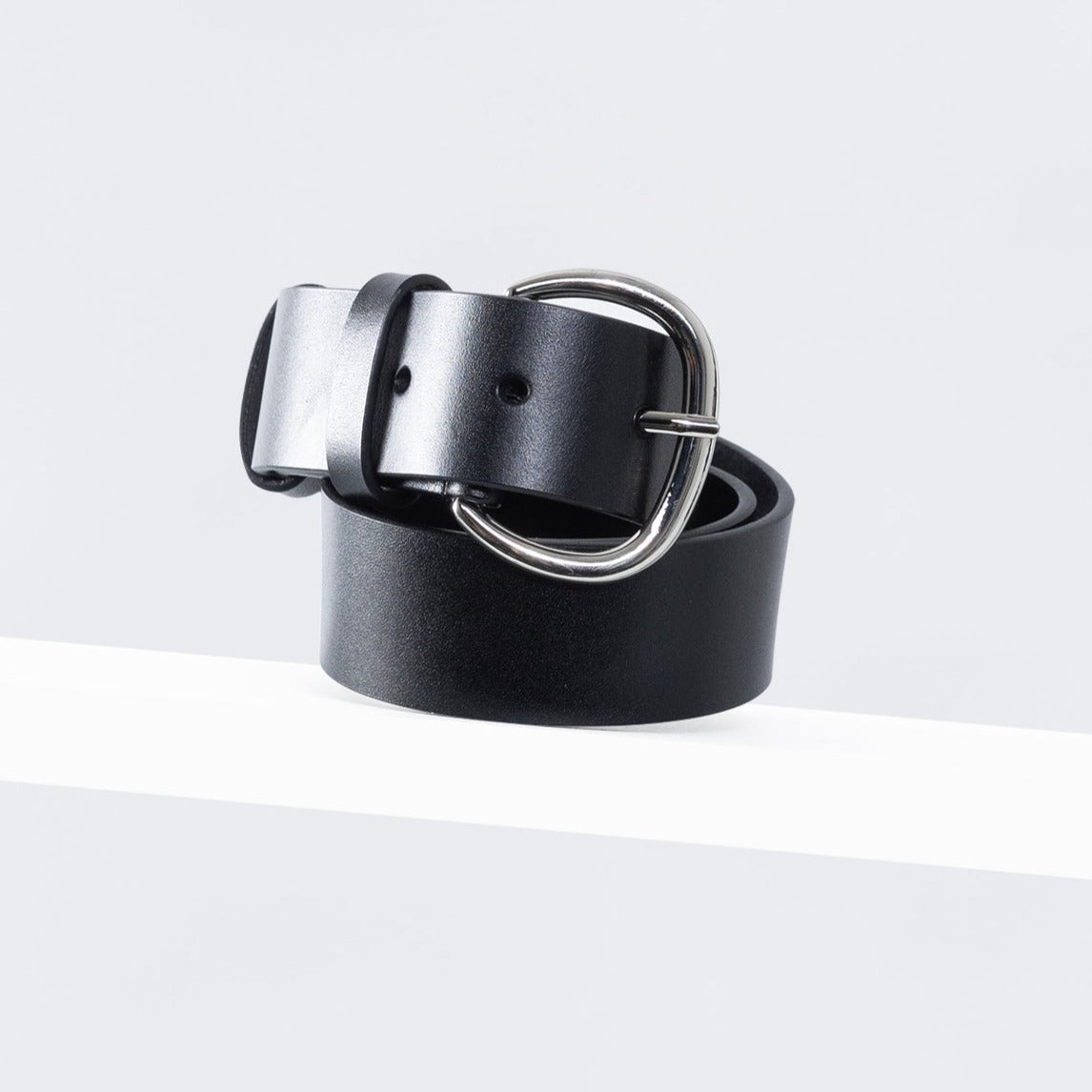 Edita Leather Belt 34mm | silver black leather