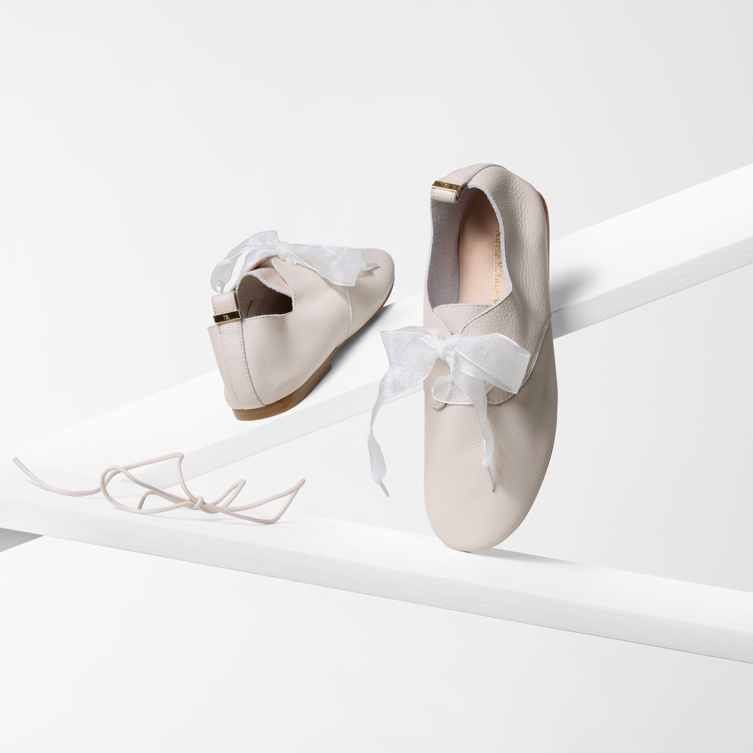 Xenia Flat | Blush Pebble Leather