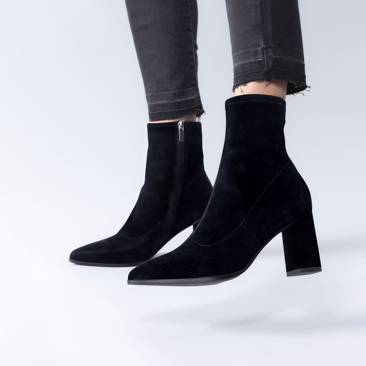 Zella Ankle Boot | black suede