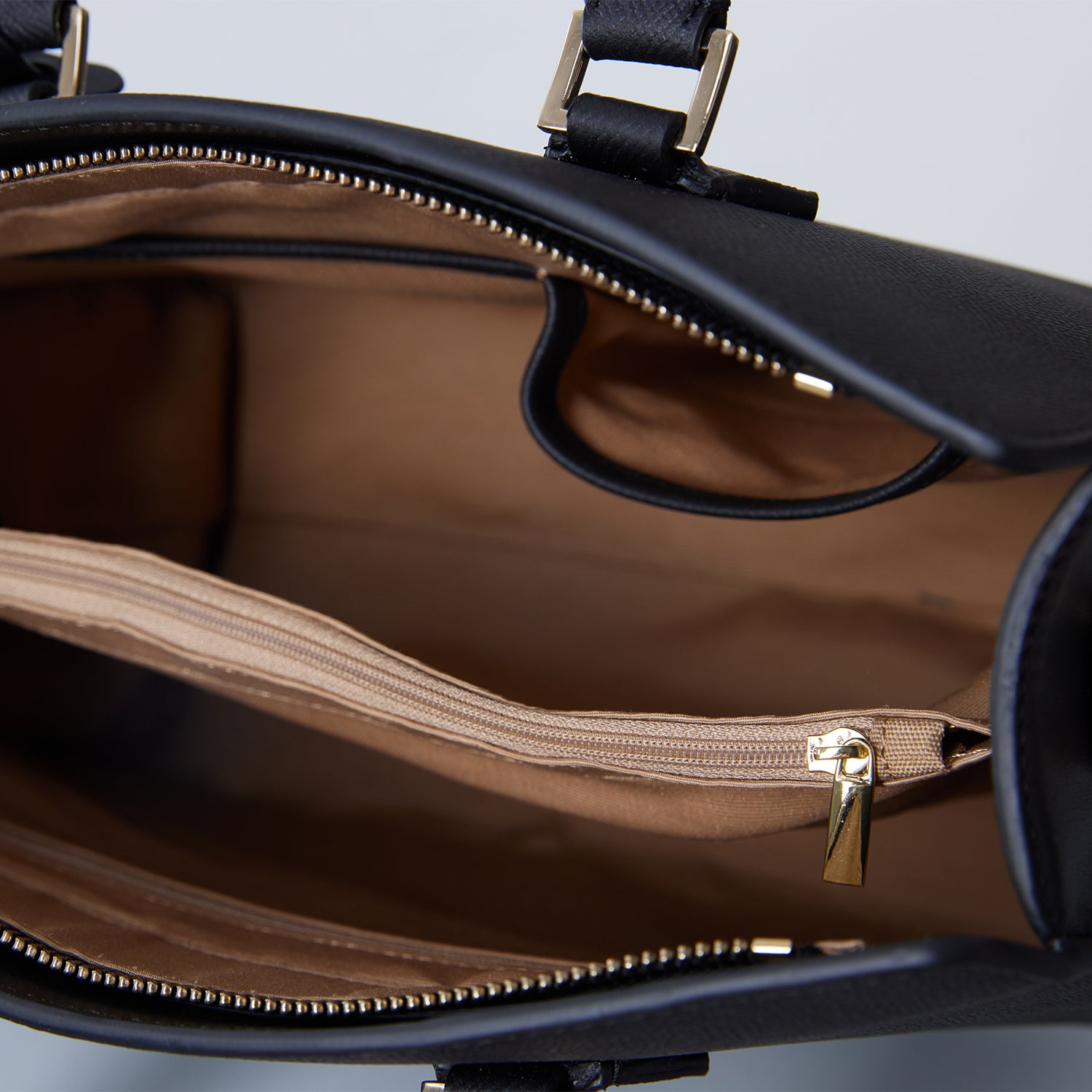 London Handbag | Black