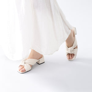 Adele 40mm | Ivory leather