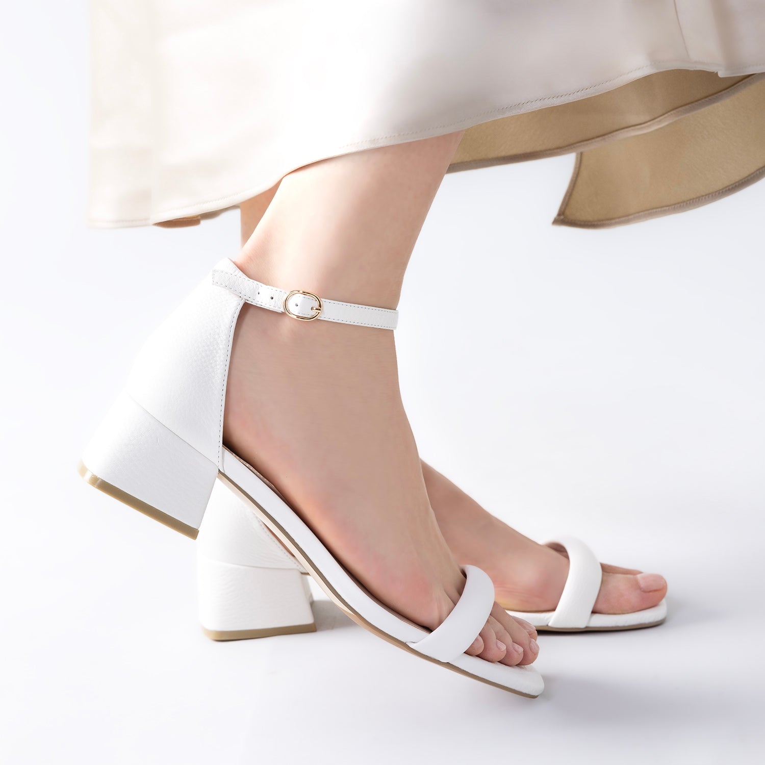 Aimee Sandal | Off-white pebble
