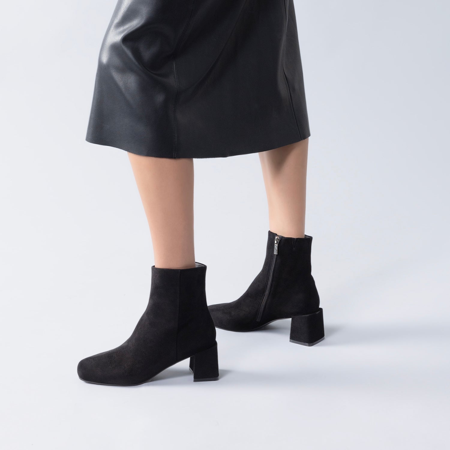 Aloe Ankle Boot 50mm | black suede