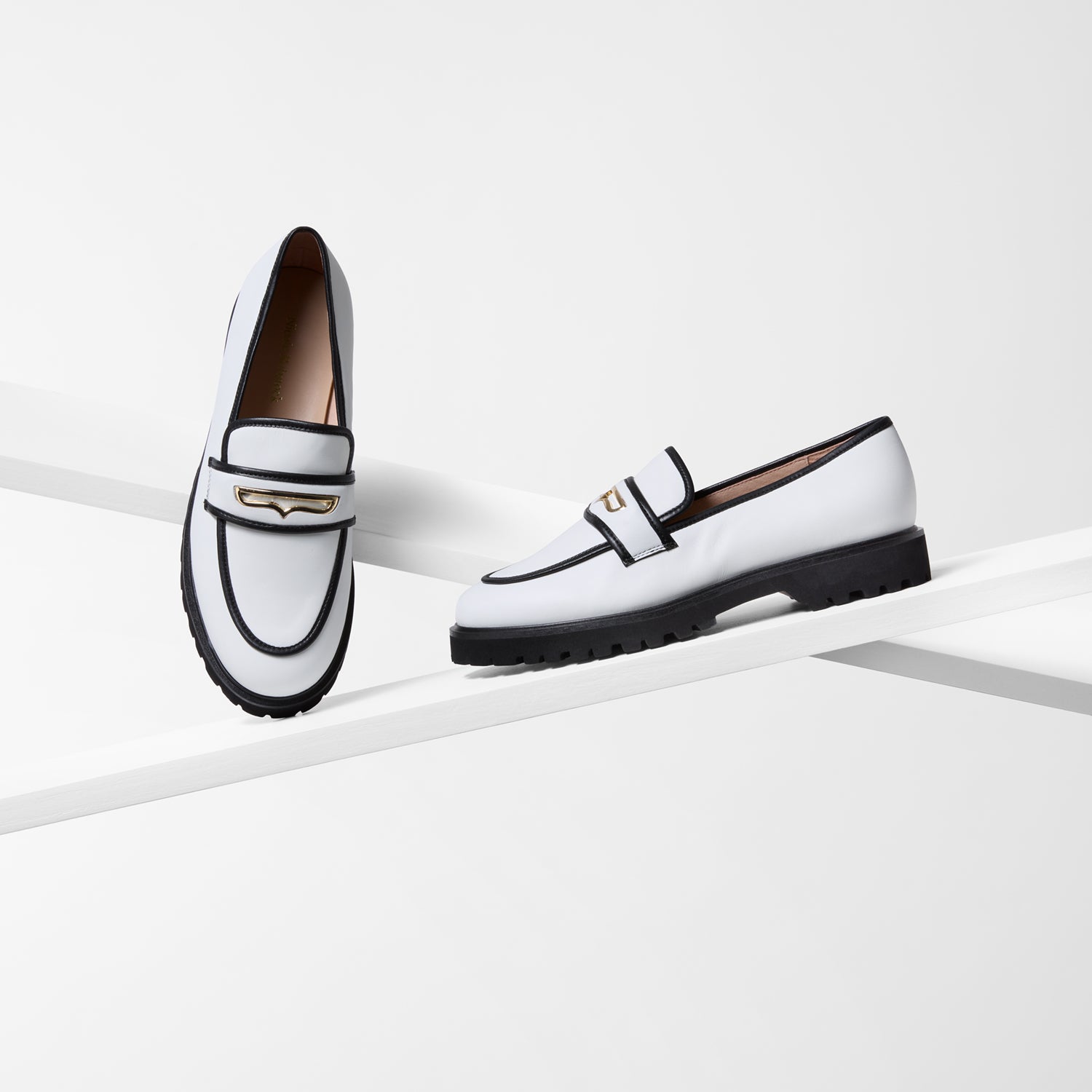 Delta Loafer | White/Black Leather
