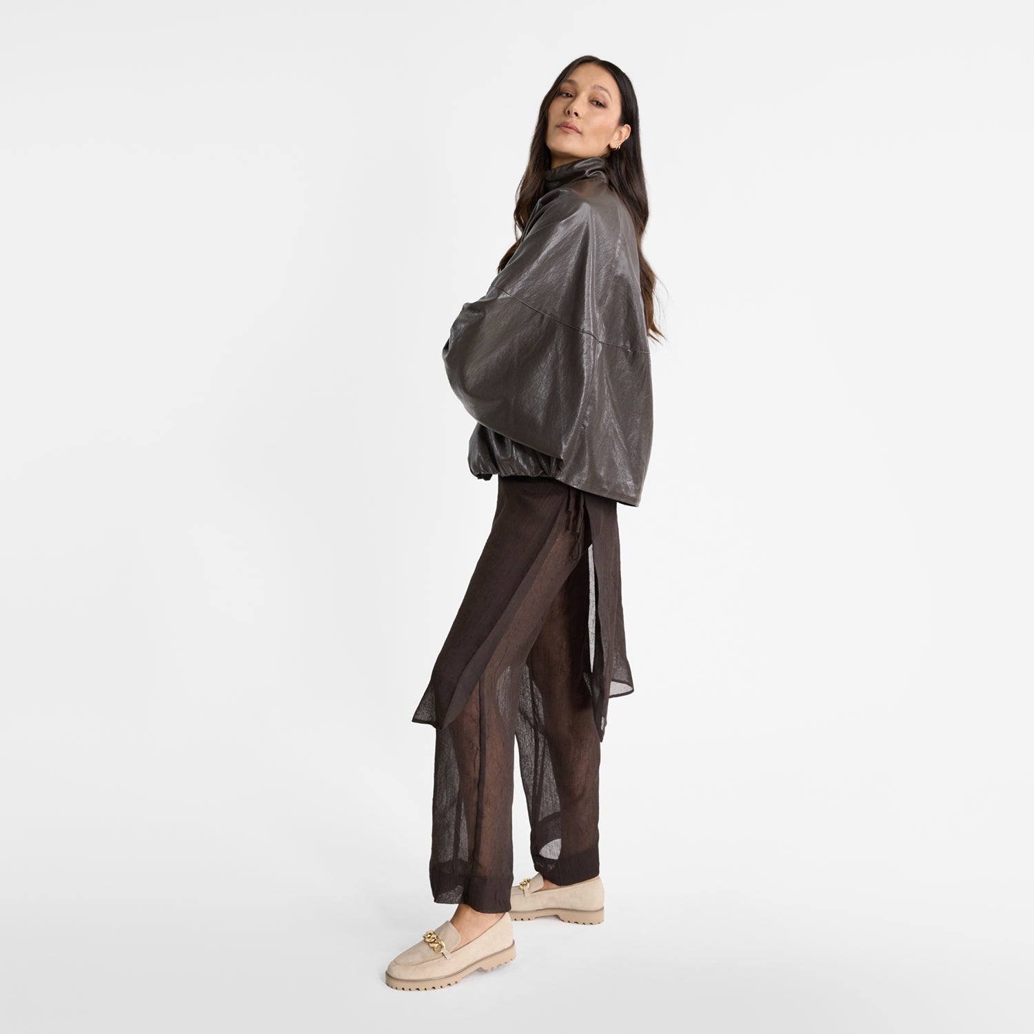 Women wearing dominica loafer eith round toe and 2.5cm heel.