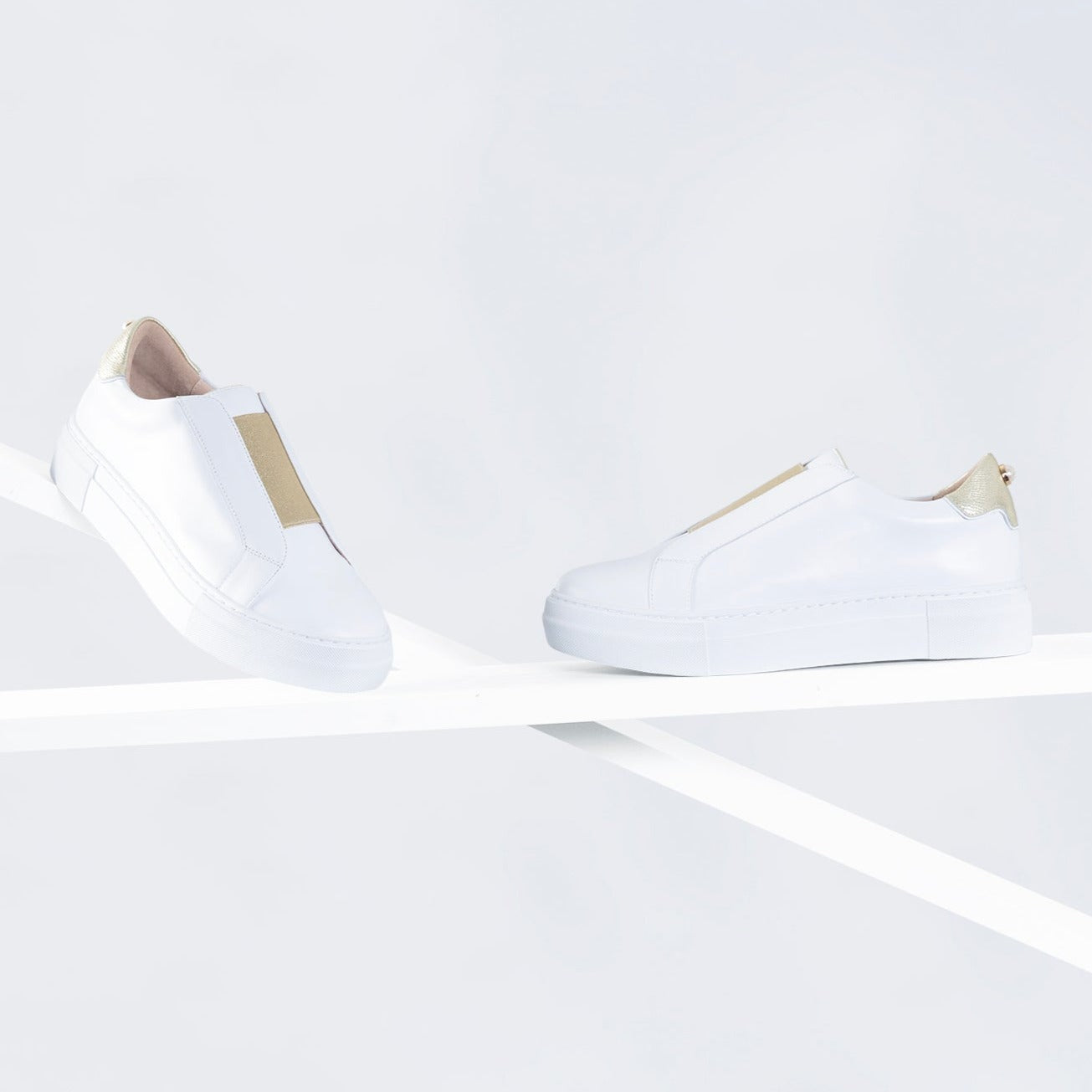 Elisa Sneaker | White/Gold leather