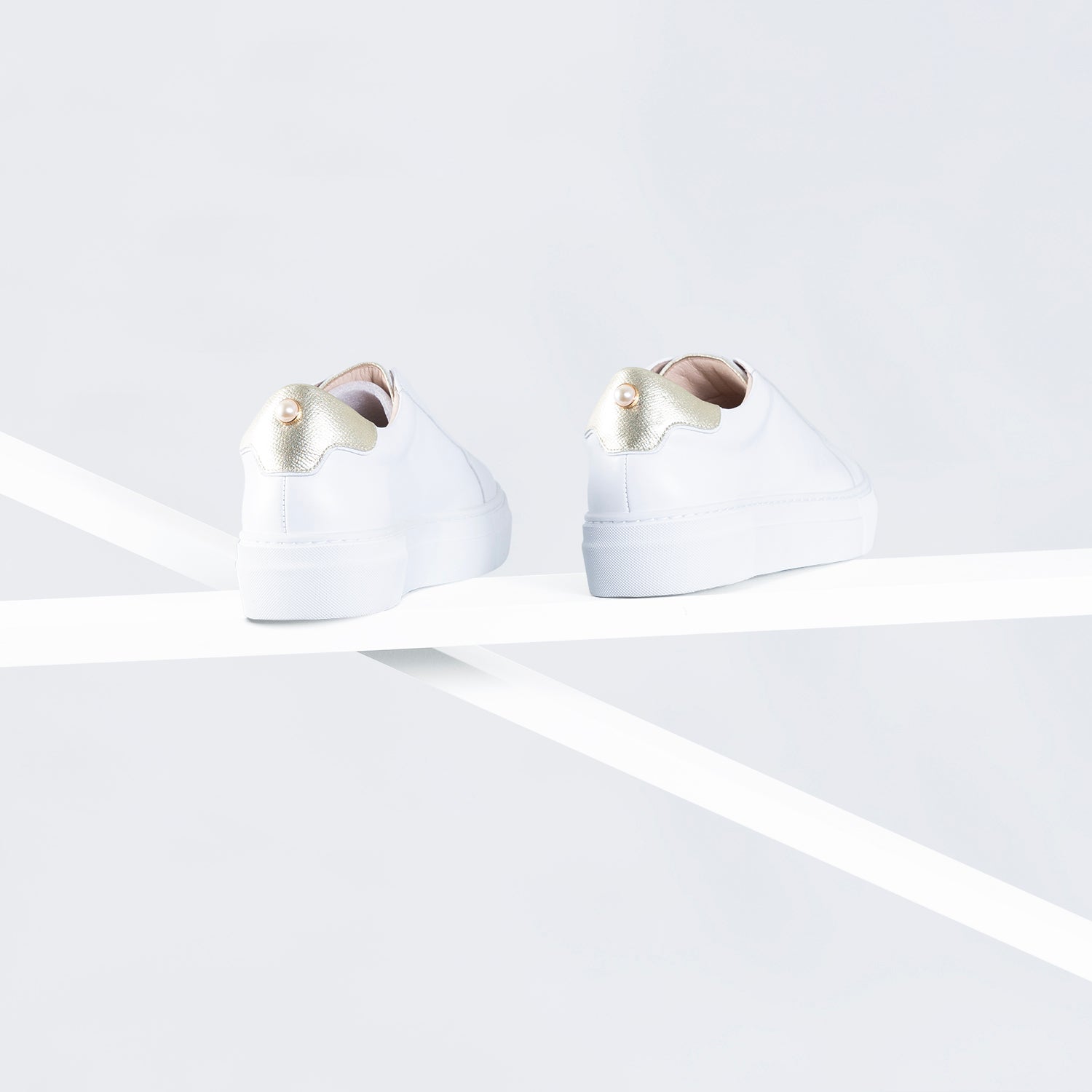 Elisa Sneaker | White/Gold leather