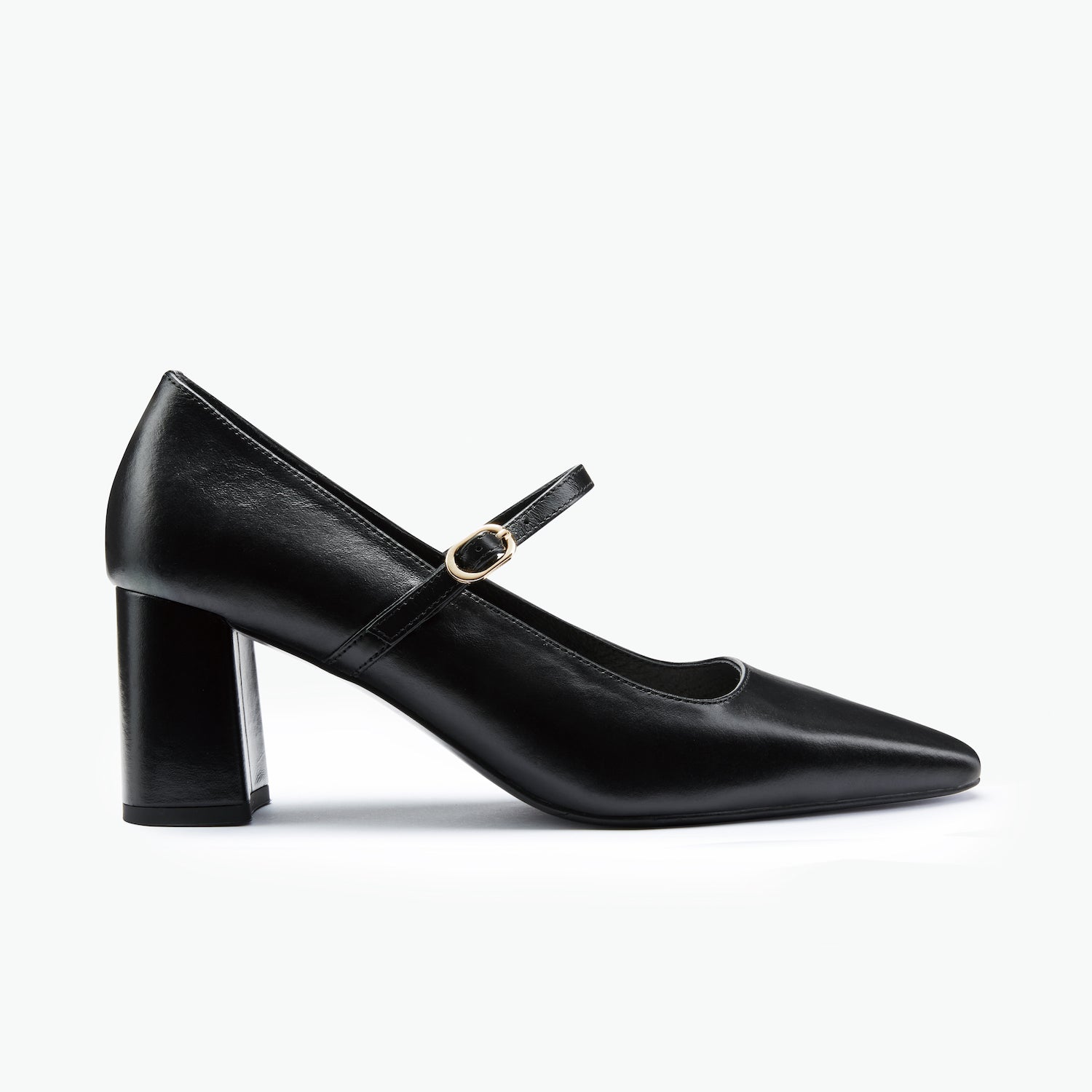 Black leather pump with Mary Jane strap and 6.5cm heel.