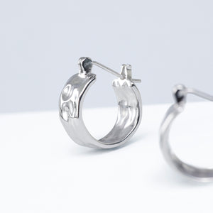 Petite Molten Hoops | silver