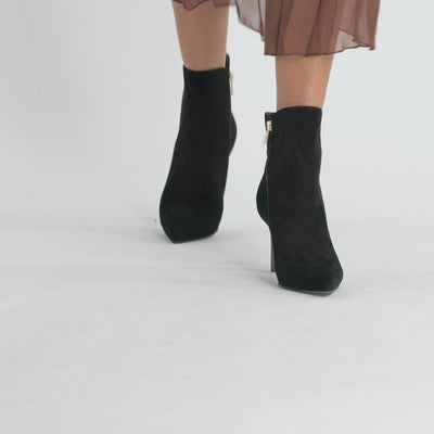 Video close up of Nicole Rebstock's Mila boots.