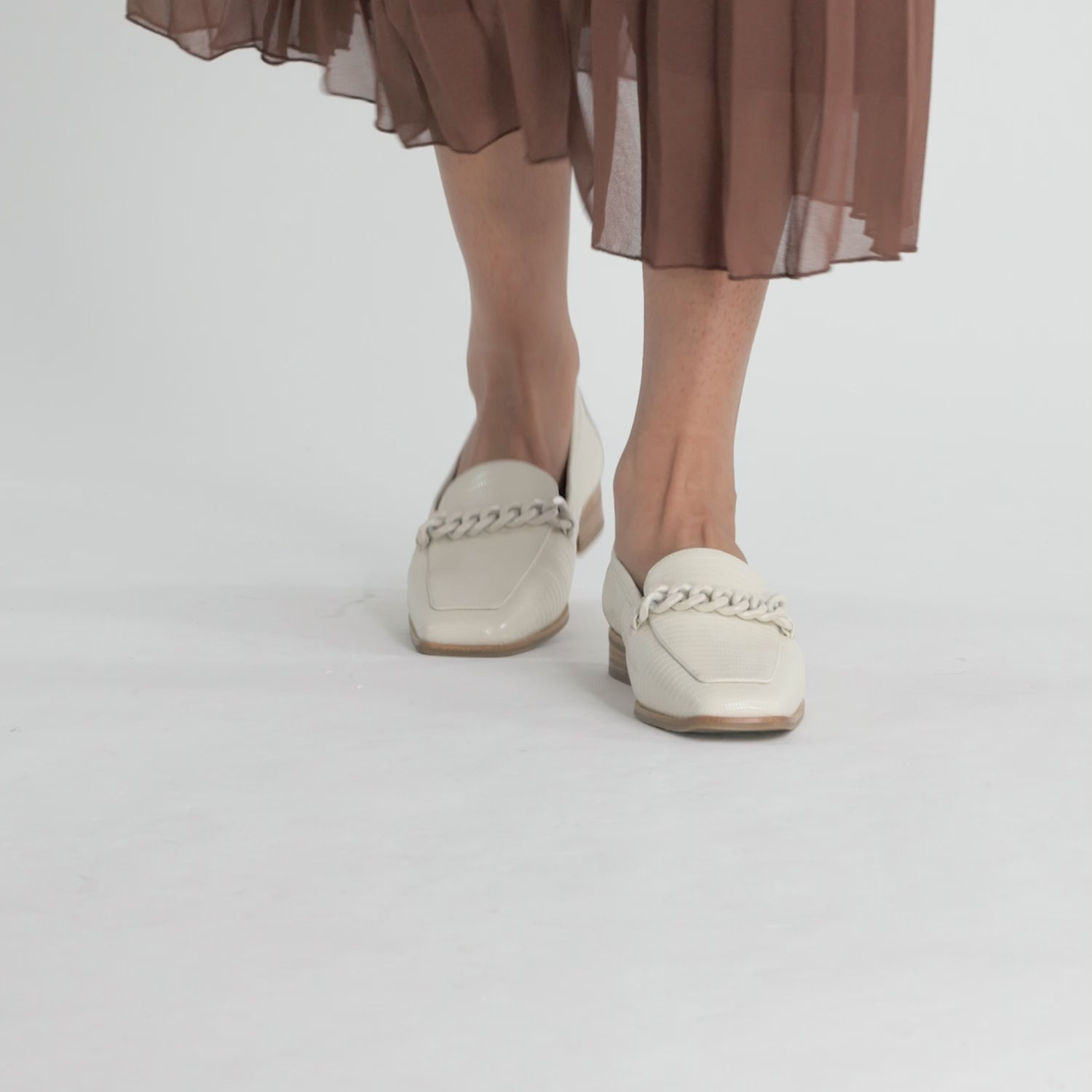 Video of Kendall loafers worn by model