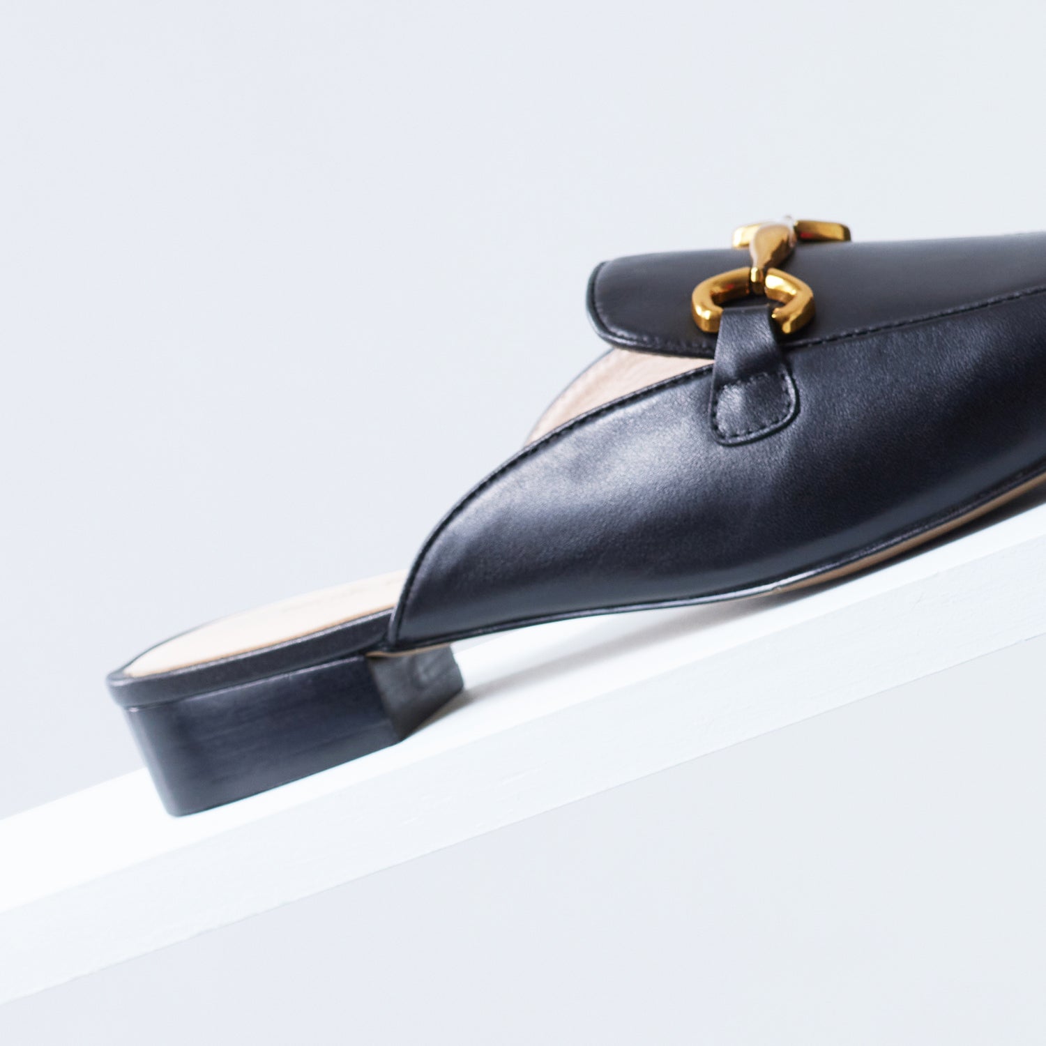 Ava Flat Mule 25mm | Black leather