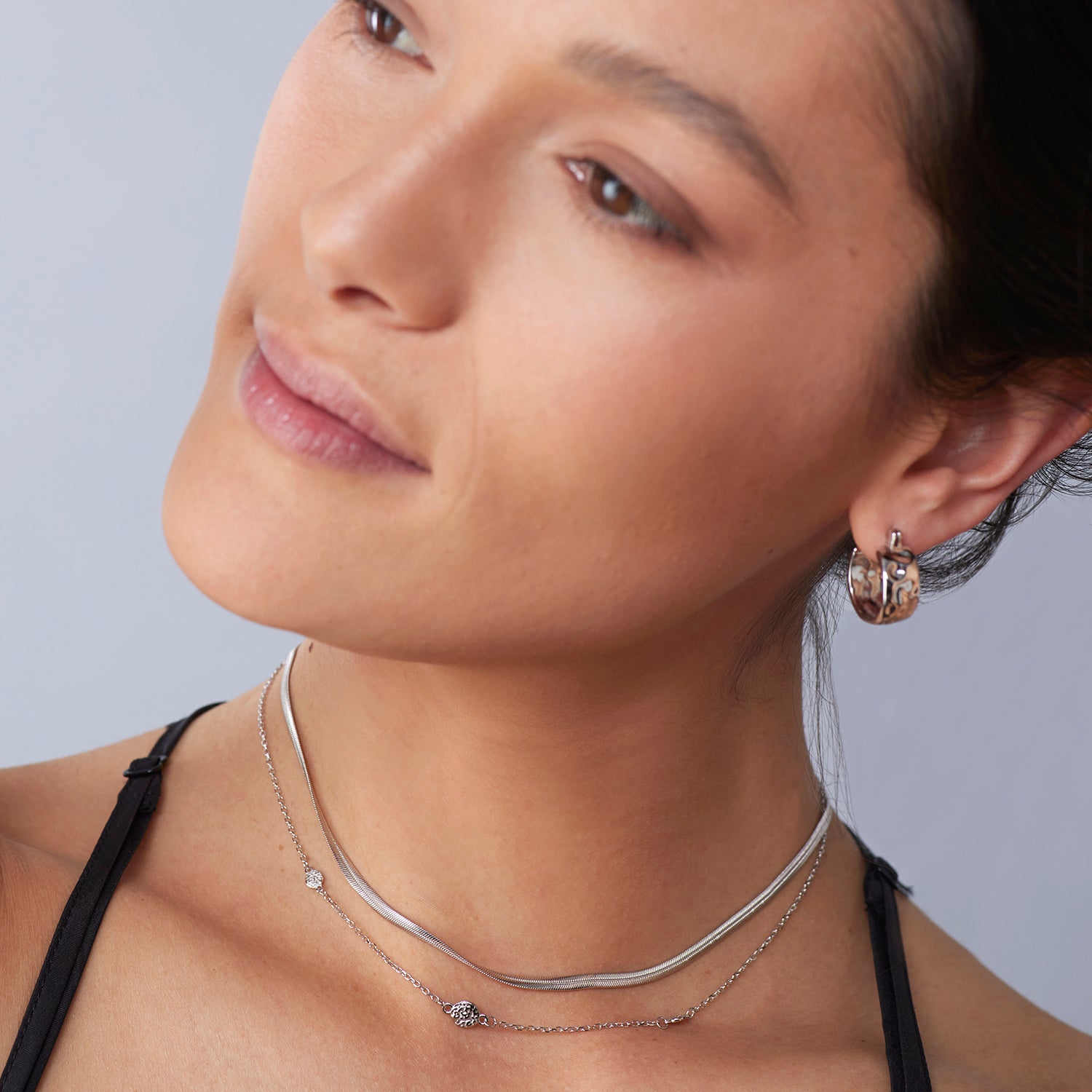 Delicate Molten Medallion Choker | silver