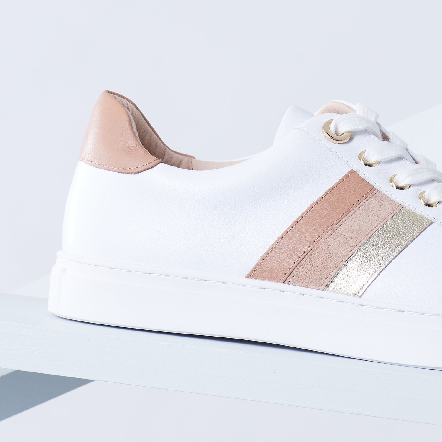 Gigi Sneaker | Dirty blush/gold