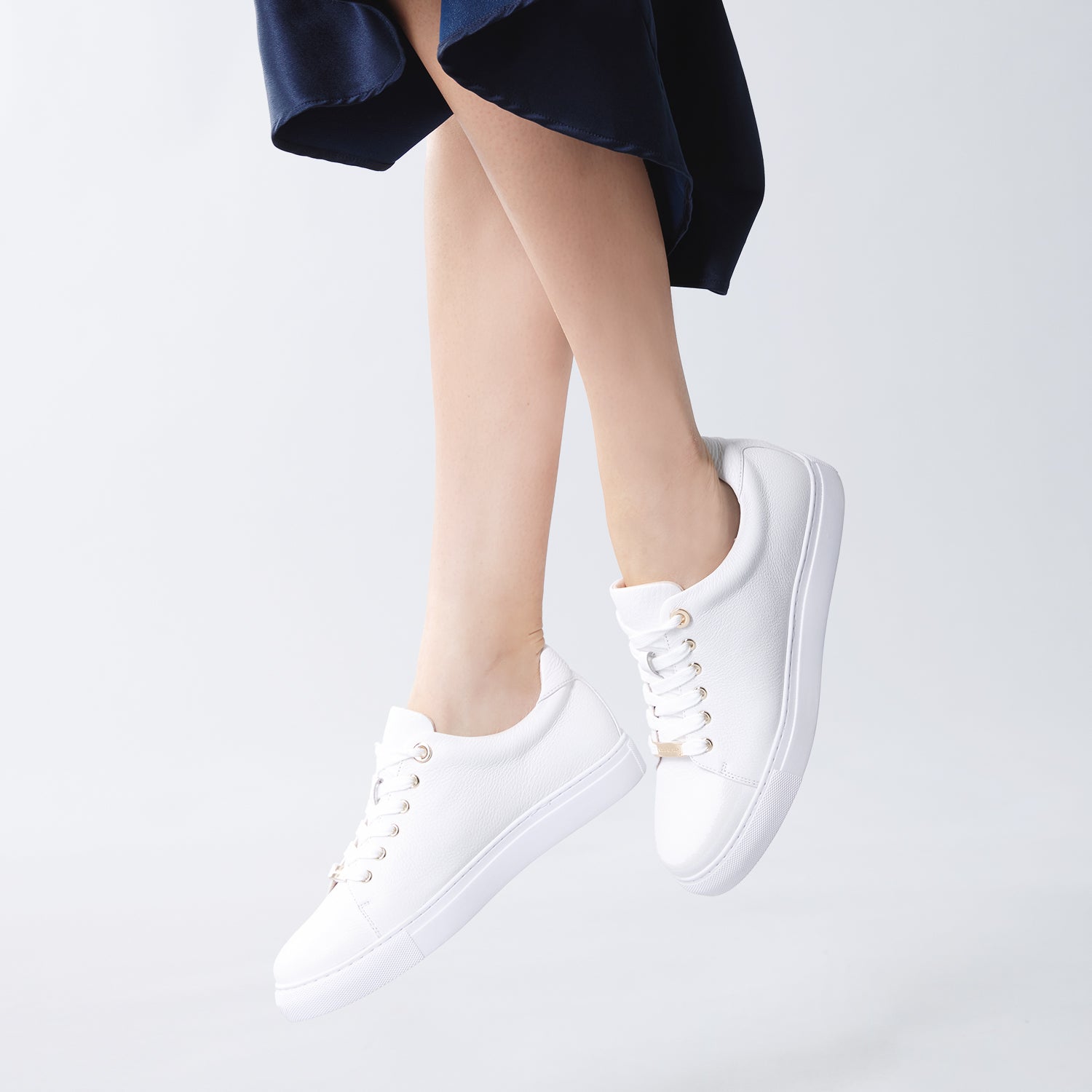 Mace Sneaker | White pebble