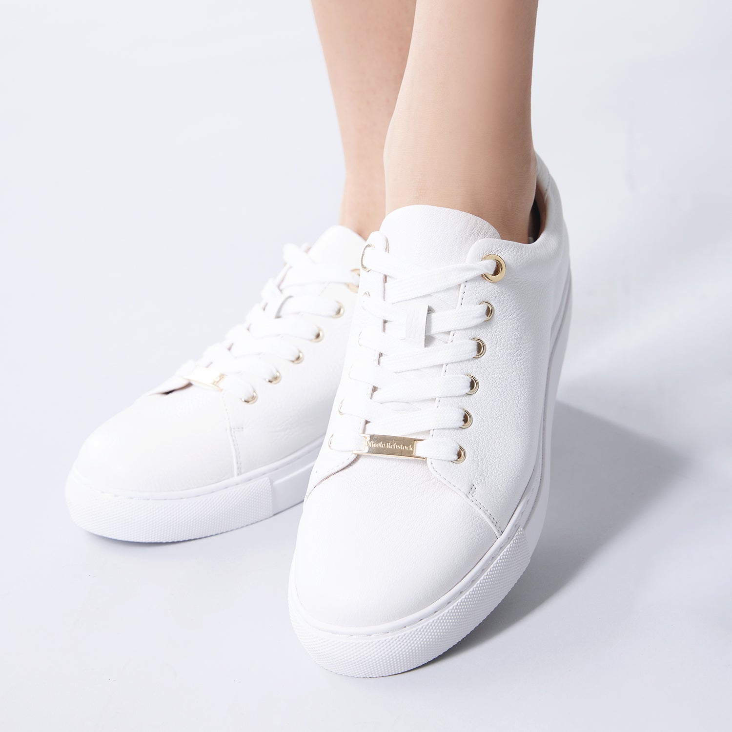 Mace Sneaker | White pebble