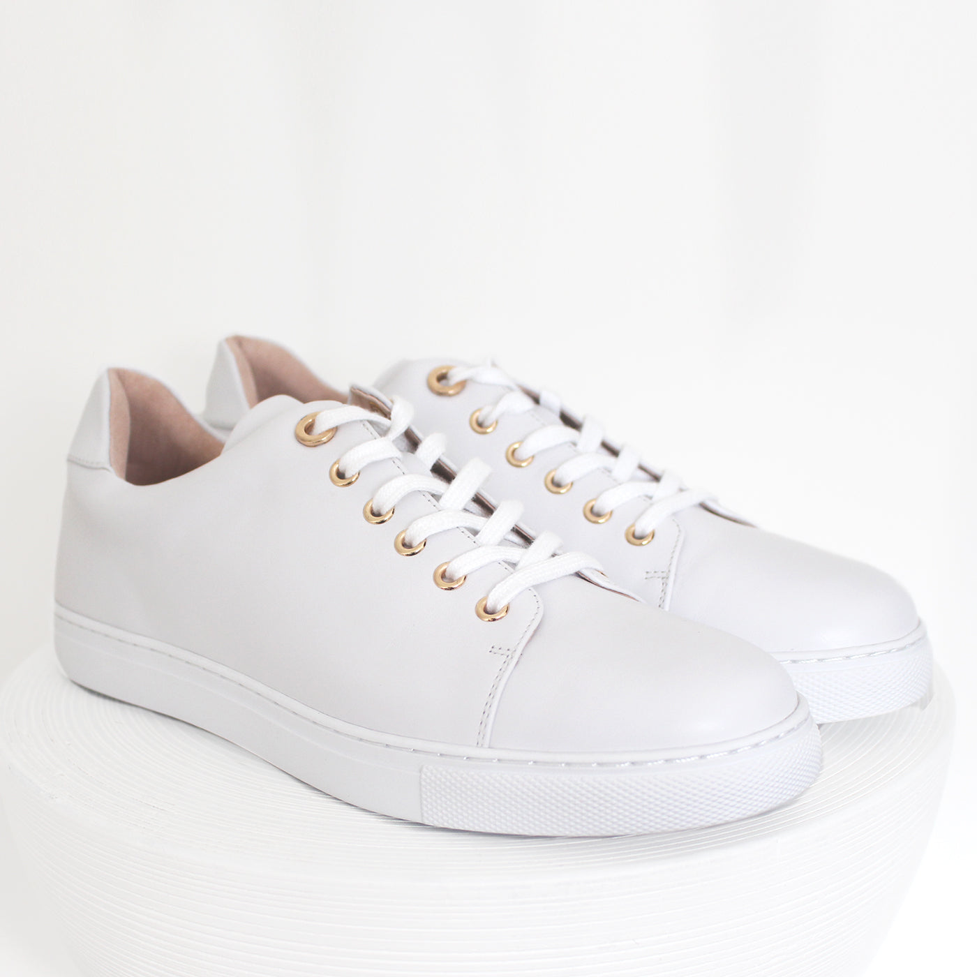 Marlo | White leather