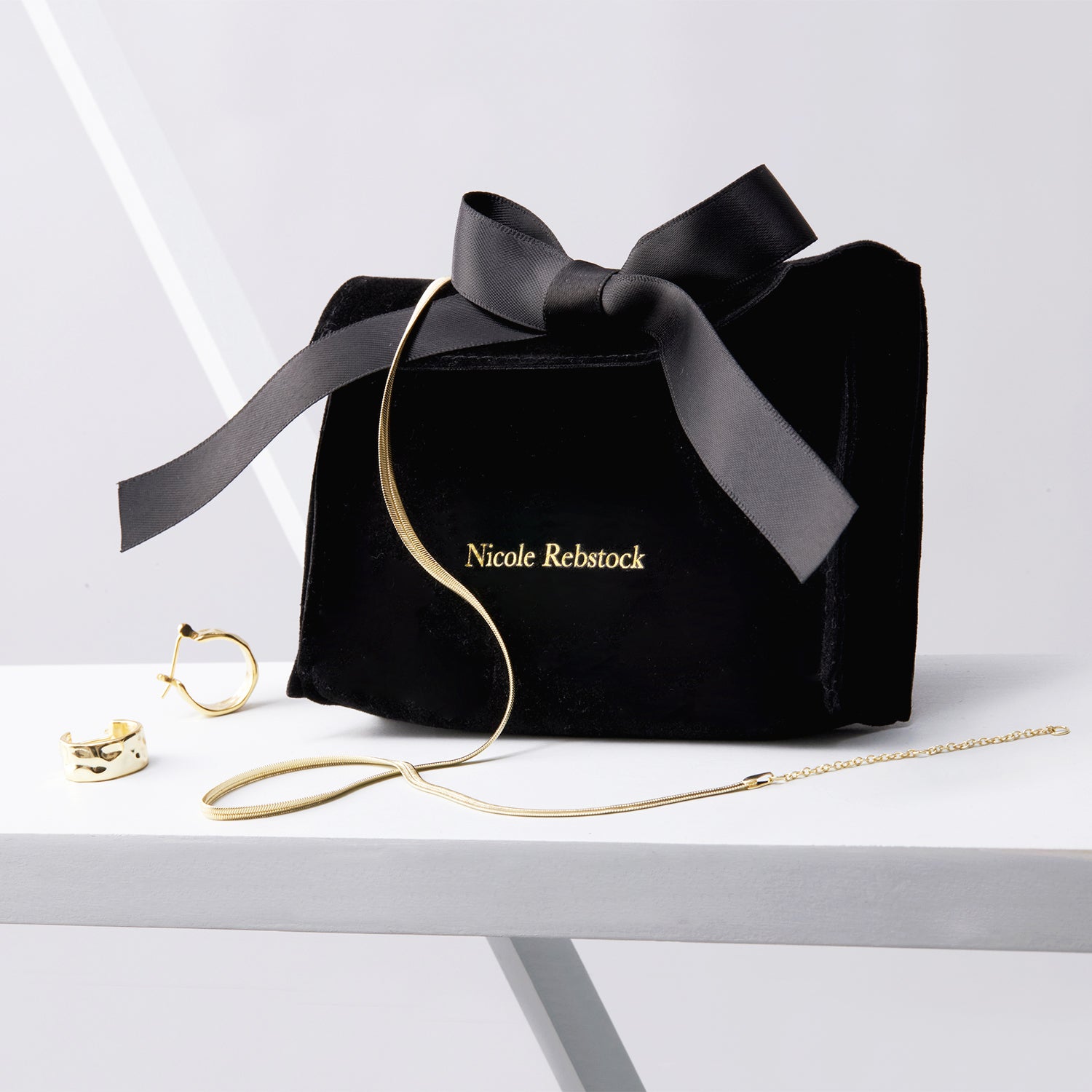 Delicate Molten Medallion Bracelet | gold